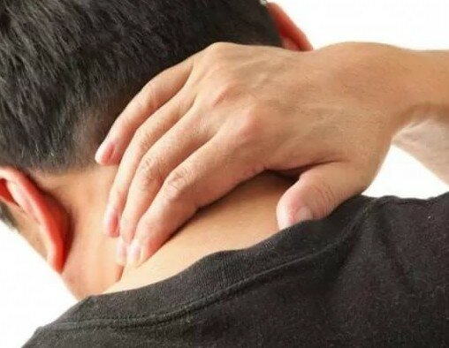 Болит затылок головы когда наклоняю голову вниз болит