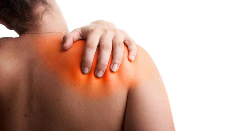 Как лечить ушиб лопатки