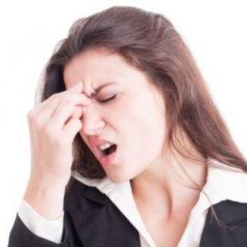 Давление скачет сильно болит голова